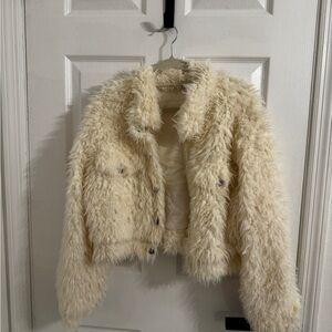 Women's Cream Faux Fur Cropped Puffer Jacket